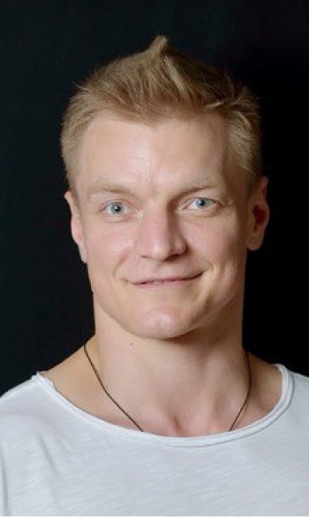 Главный тренер сооснователь цирковой школы Swancircus Сергей Петров
